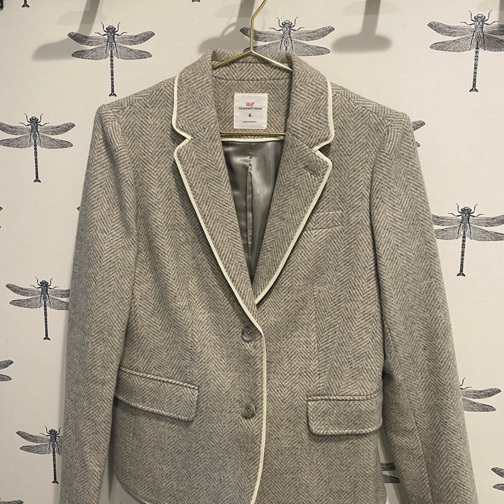Vineyard Vines herringbone wool blazer, size 6